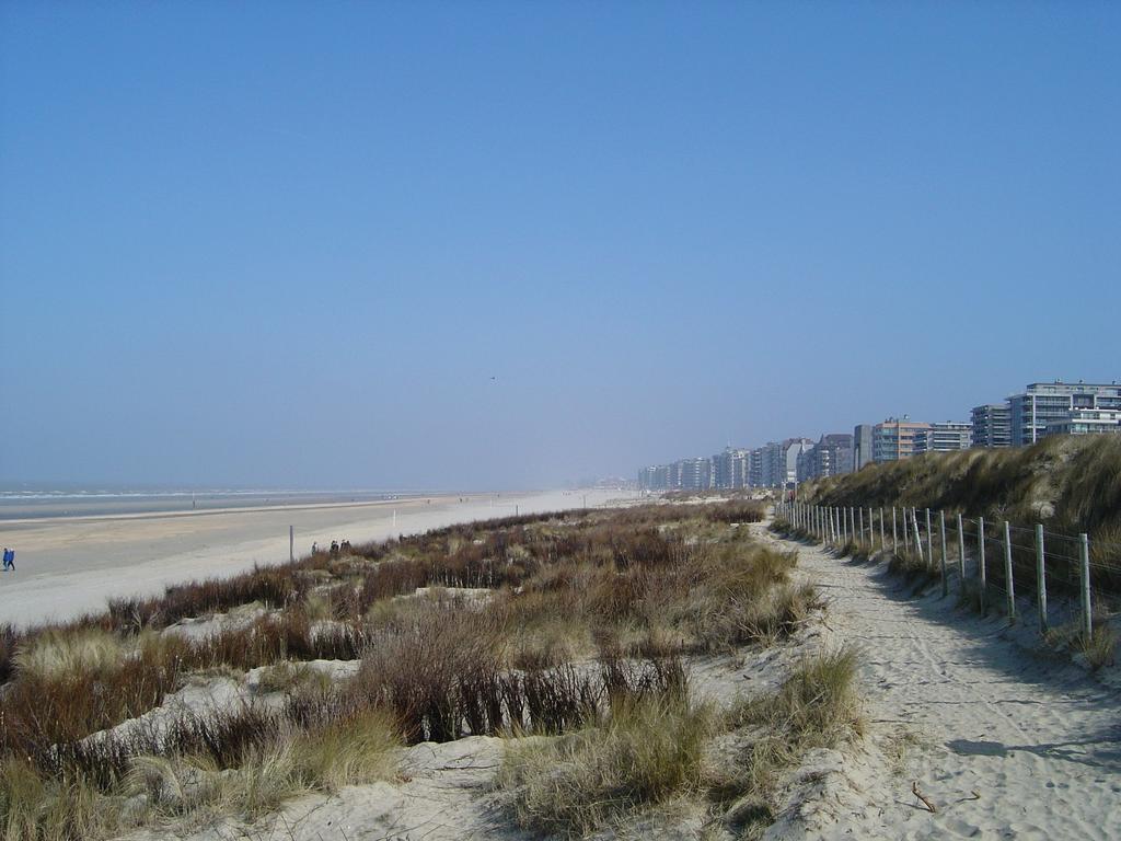 La Plage De Panne Exterior photo